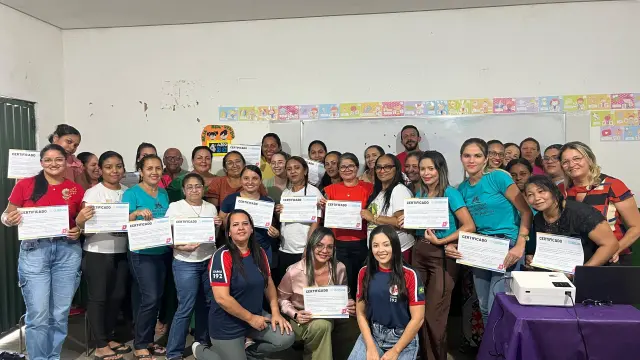 COLABORADORES DA REDE MUNICIPAL DE ENSINO FAZEM CURSO DE PRIMEIRO SOCORROS BÁSICOS NO AMBIENTE ESCOLAR